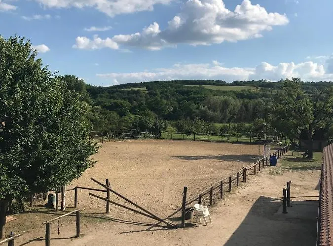 Apartment Lovas Udvarhaz Ezuest Zabla Piliscsaba